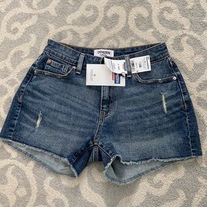 Denizen Levi’s High Rise Denim shorts 2